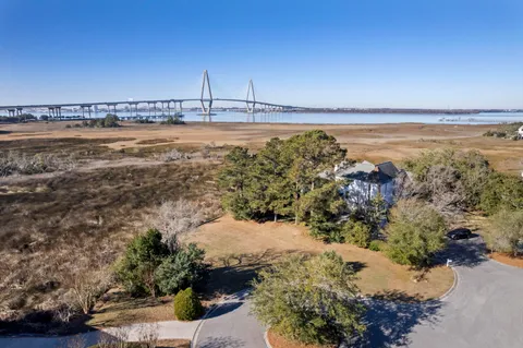 $999,900 | 843 Bridge Point Circle, Mount Pleasant, SC 29464