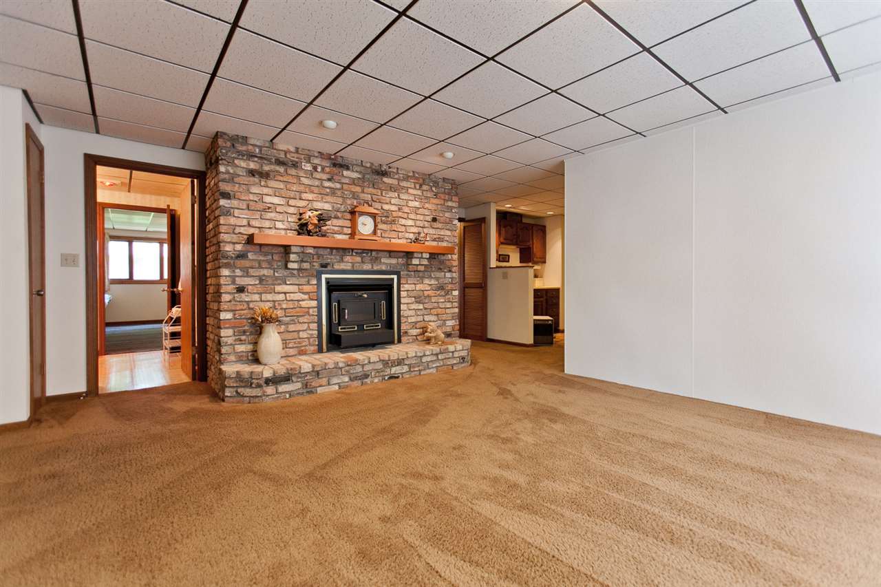 210 Hilltop Road Southwest Swisher, IA 52338 - Photo 26 of 35 Gallery Image 26