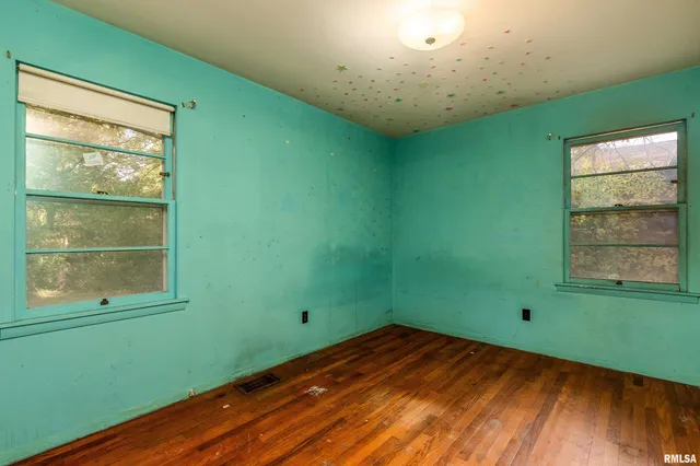 $84,900 | 813 South Skyline Drive, Carbondale, IL 62901