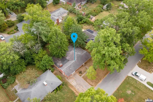 $84,900 | 813 South Skyline Drive, Carbondale, IL 62901