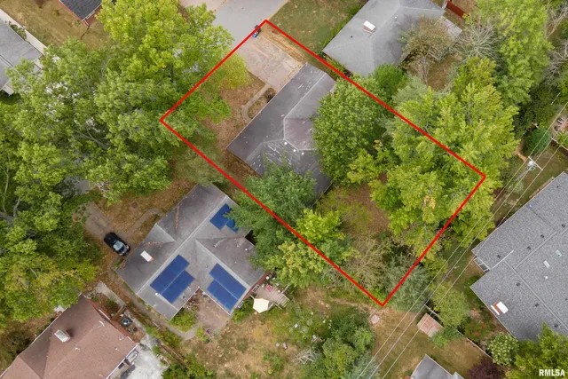 $84,900 | 813 South Skyline Drive, Carbondale, IL 62901