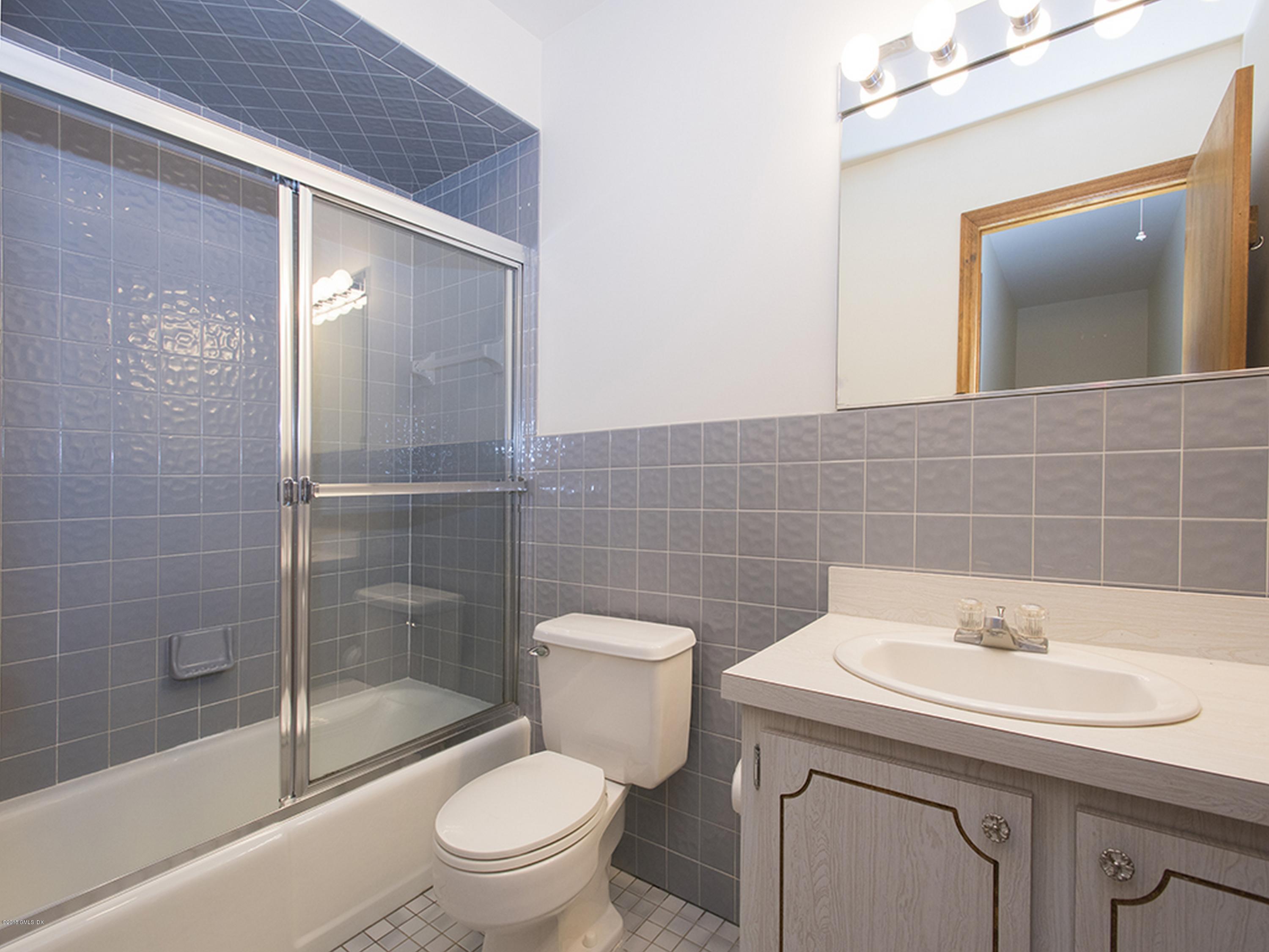 108 Monica Road, Unit 4 Greenwich, CT 06831 - Photo 10 of 20 106 Monica St B_Greenwich_digital_14