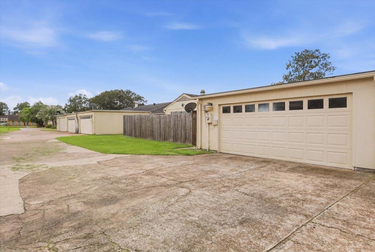 455 Georgetown Street Beaumont, TX 77707 - Photo 33 of 38