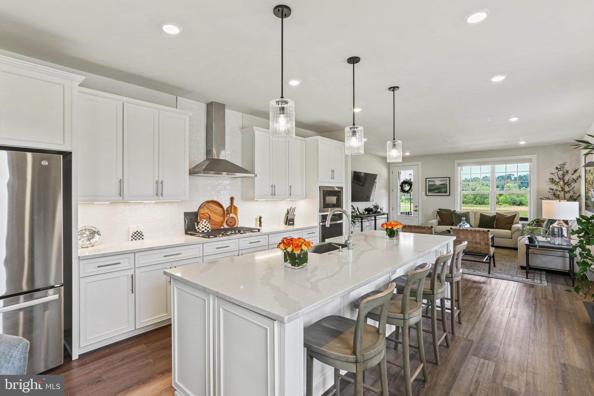 384 Crown Pt Drive Frederick, MD 21702 - Photo 2 of 40