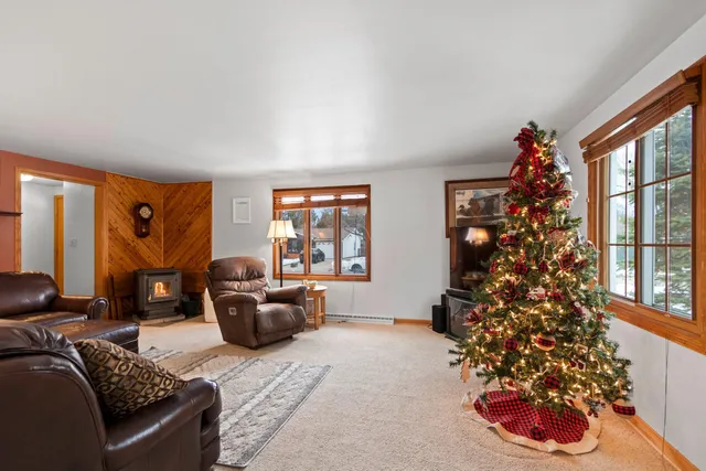 $313,400 | 2109 41st Street, Two Rivers, WI 54241