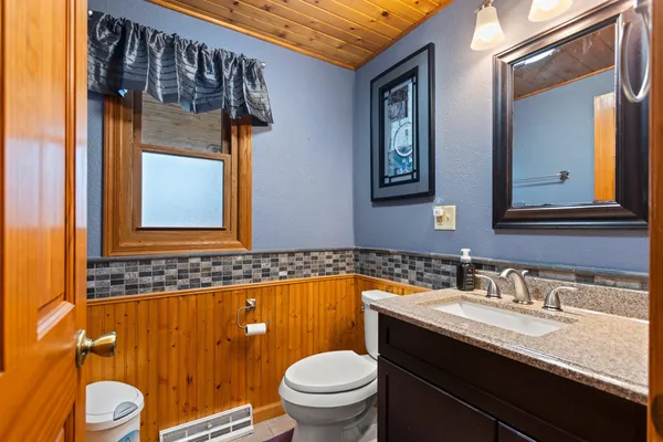 $313,400 | 2109 41st Street, Two Rivers, WI 54241