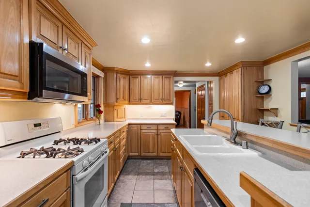 $313,400 | 2109 41st Street, Two Rivers, WI 54241