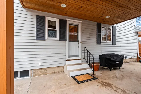 $313,400 | 2109 41st Street, Two Rivers, WI 54241