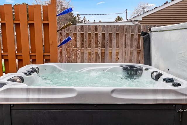 $313,400 | 2109 41st Street, Two Rivers, WI 54241