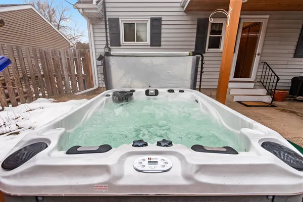 $313,400 | 2109 41st Street, Two Rivers, WI 54241