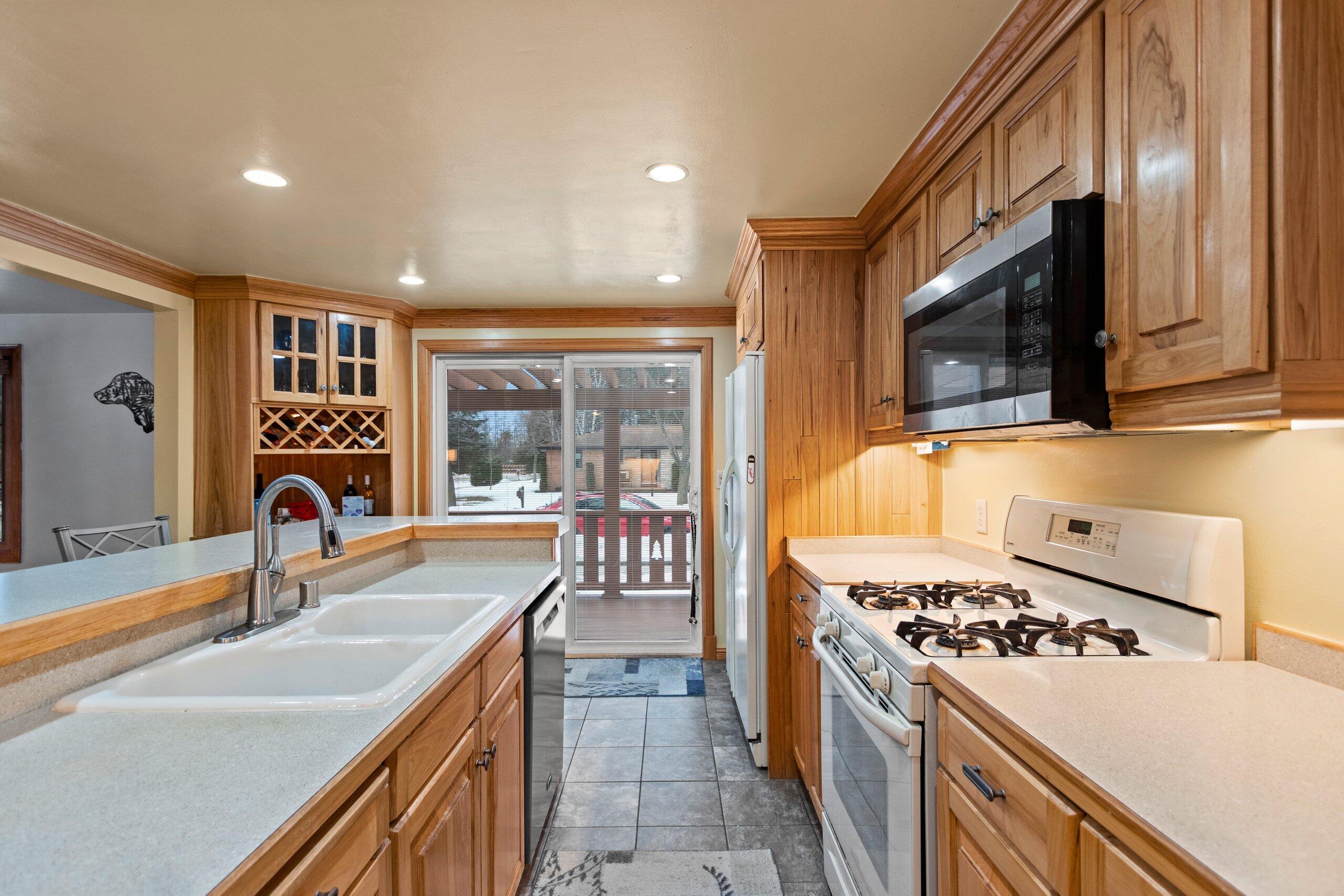 2109 41st Street Two Rivers, WI 54241 - Photo 5 of 60 IMG_0151.JPG-SMALL