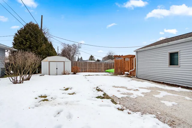 $313,400 | 2109 41st Street, Two Rivers, WI 54241