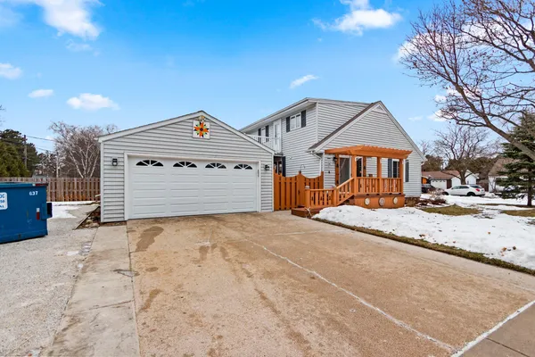 $313,400 | 2109 41st Street, Two Rivers, WI 54241