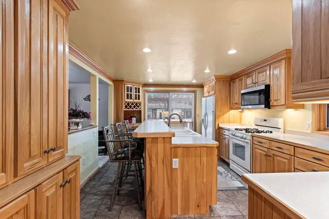 $313,400 | 2109 41st Street, Two Rivers, WI 54241