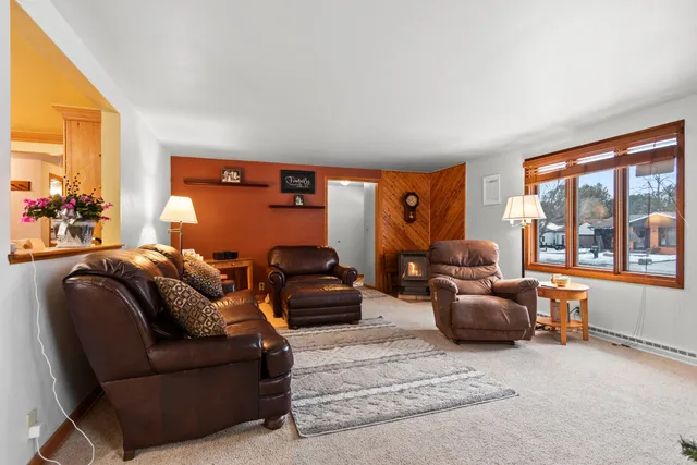 $313,400 | 2109 41st Street, Two Rivers, WI 54241