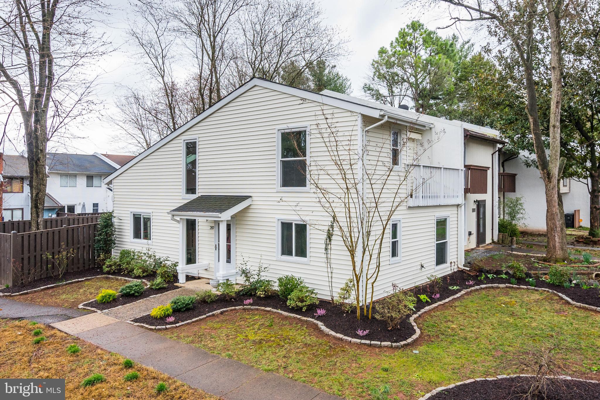 207 North Cottage Road Sterling, VA 20164 - Photo 2 of 47 Gallery Image 2