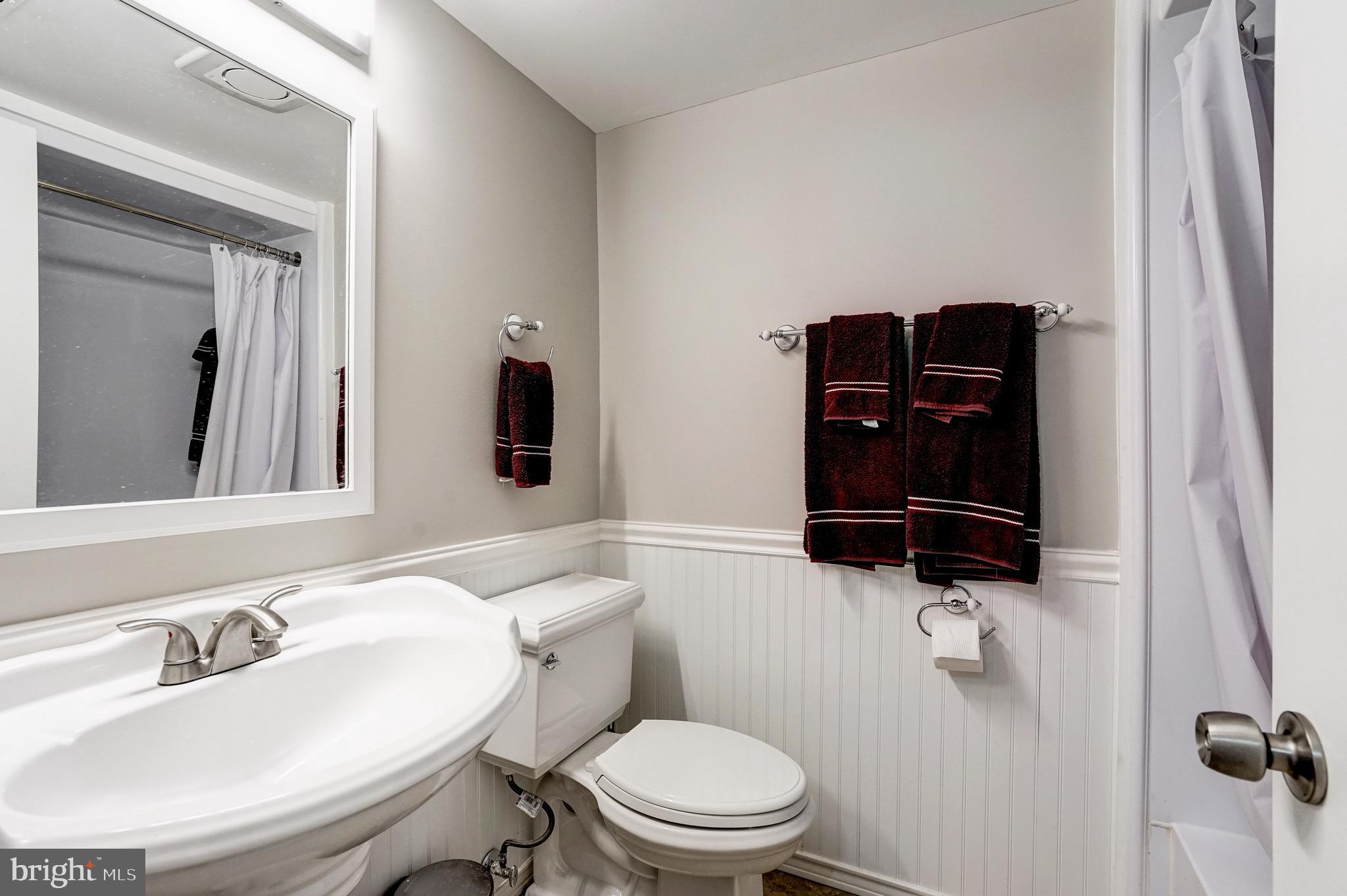 207 North Cottage Road Sterling, VA 20164 - Photo 31 of 47 Gallery Image 31