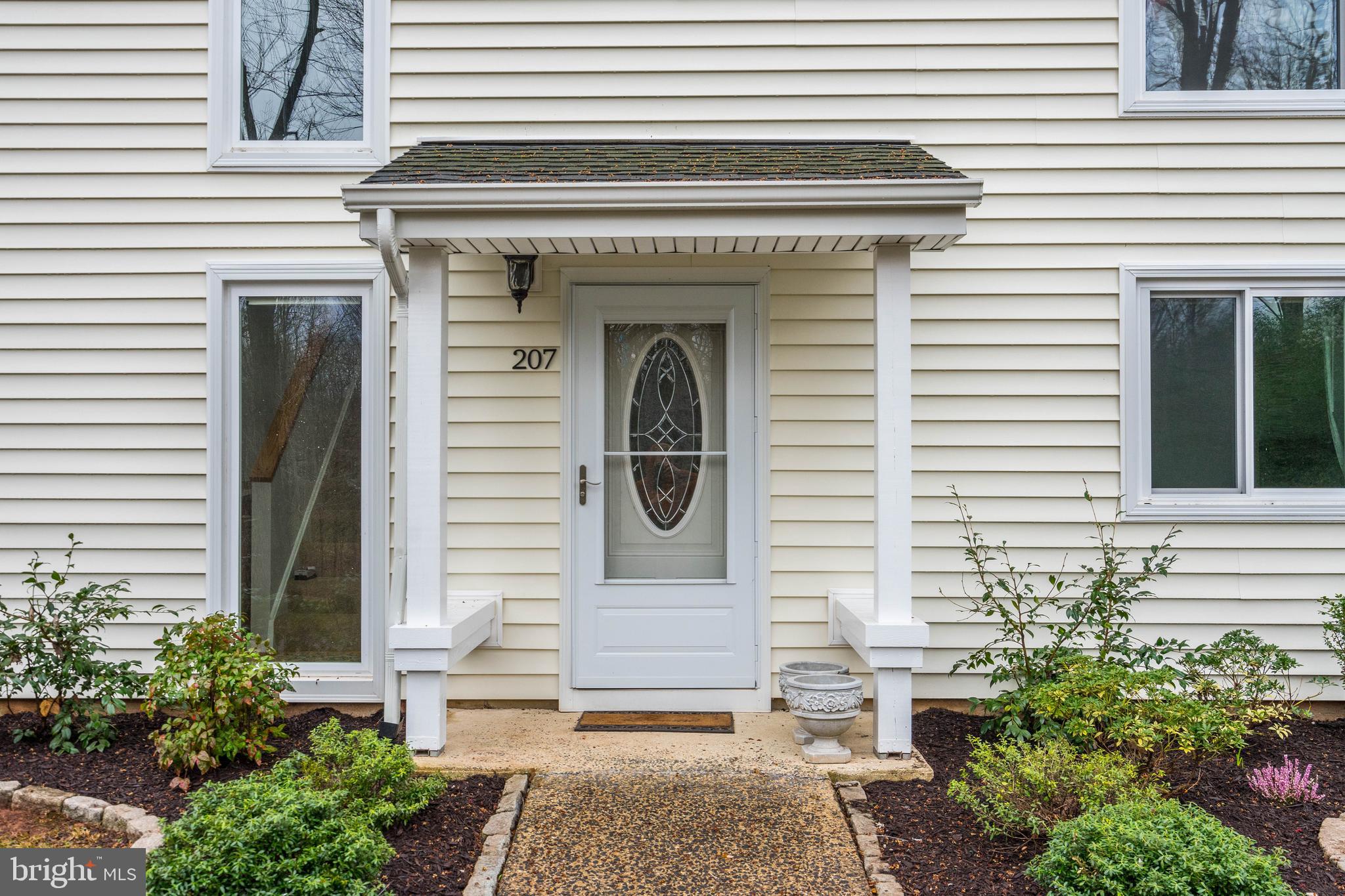 207 North Cottage Road Sterling, VA 20164 - Photo 7 of 47 Gallery Image 7