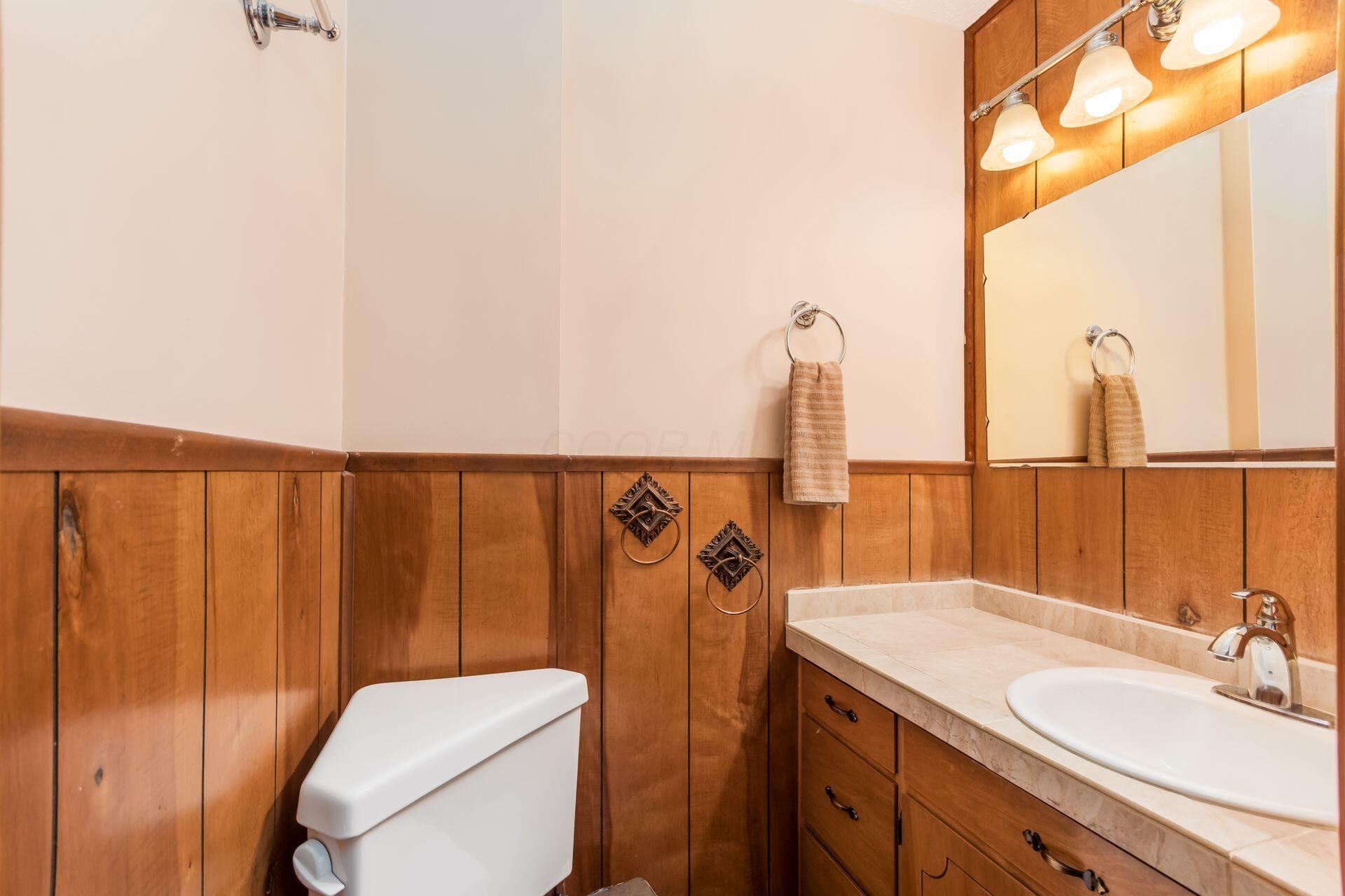 2275 Gardner Road Galloway, OH 43119 - Photo 18 of 38 Half Bath