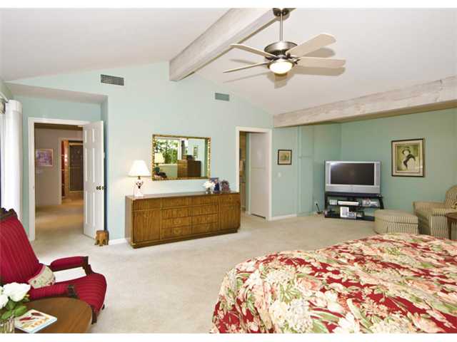 17505 Corte Lomas Verdes Poway, CA 92064 - Photo 16 of 25 Master Suite with sitting area.