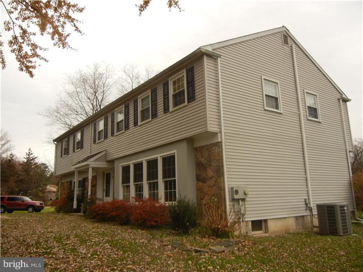 1400 Ponds Edge Road West Chester, PA 19382 - Photo 2 of 25 Gallery Image 2