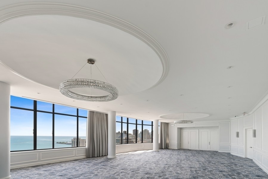 1040 North Lake Shore Drive, Unit 7C Chicago, IL 60611 - Photo 35 of 37 a view of an empty room