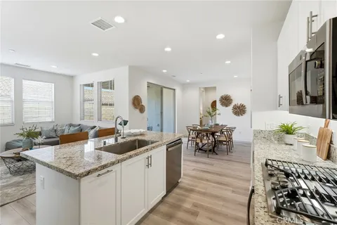 $1,100,000 | 5024 Rexton Drive, Camarillo, CA 93012