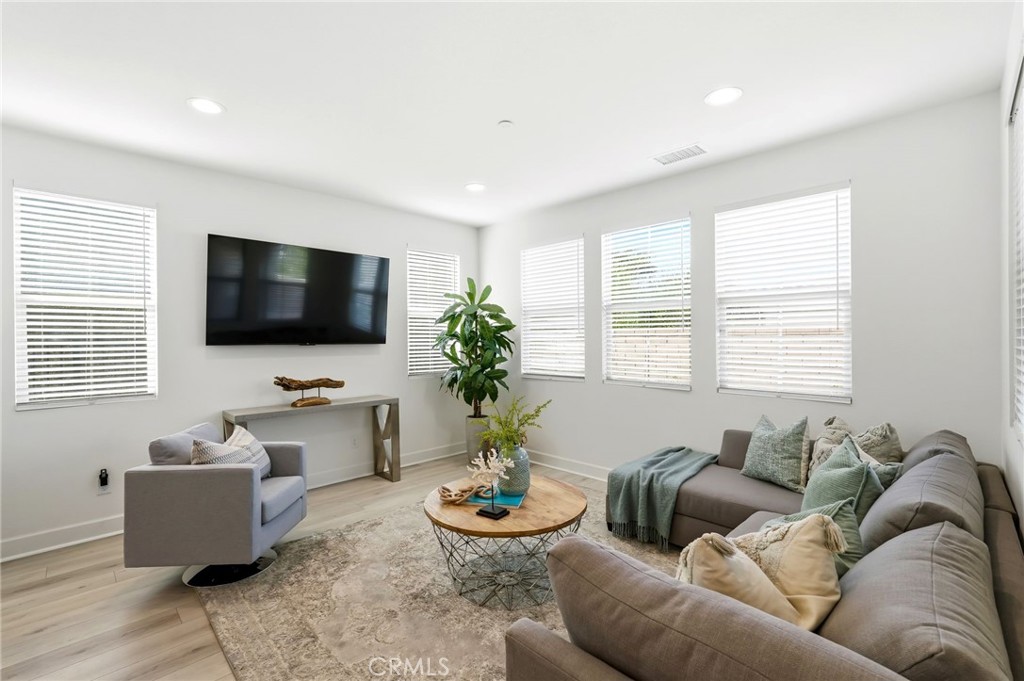 5024 Rexton Drive Camarillo, CA 93012 - Photo 9 of 71