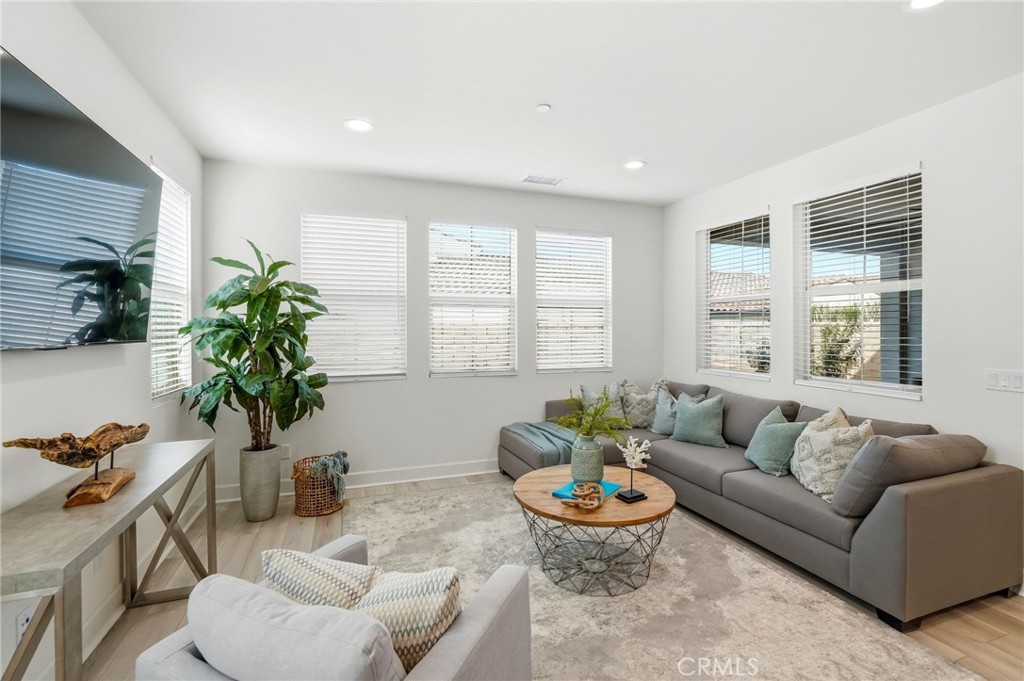 5024 Rexton Drive Camarillo, CA 93012 - Photo 10 of 71