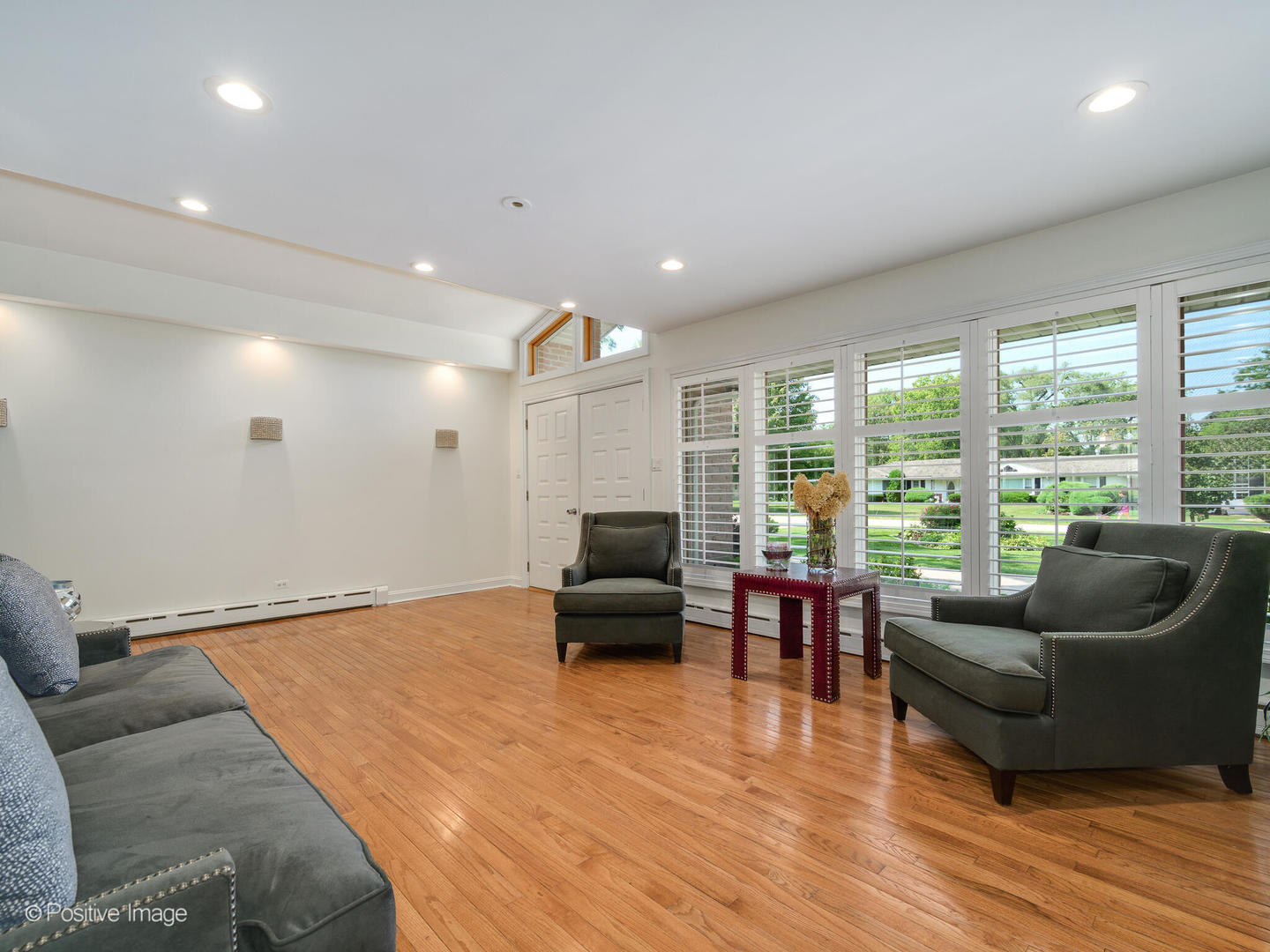 333 Rollwind Road Glenview, IL 60025 - Photo 3 of 27