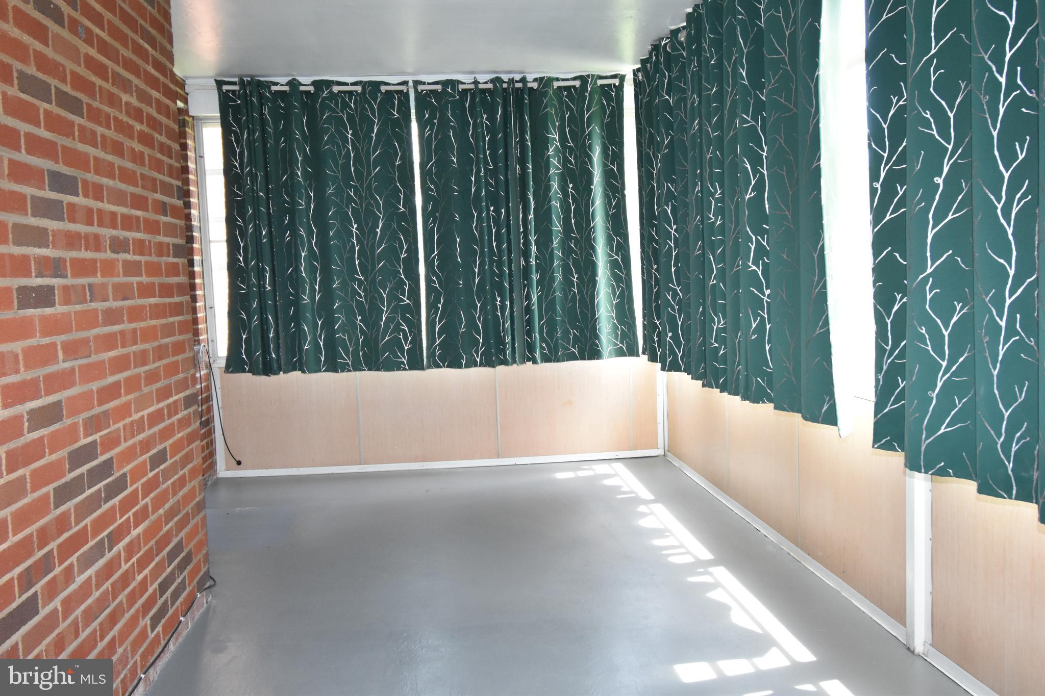3403 Rolling Rd. Baltimore, MD 21244 - Photo 14 of 27 Sunroom