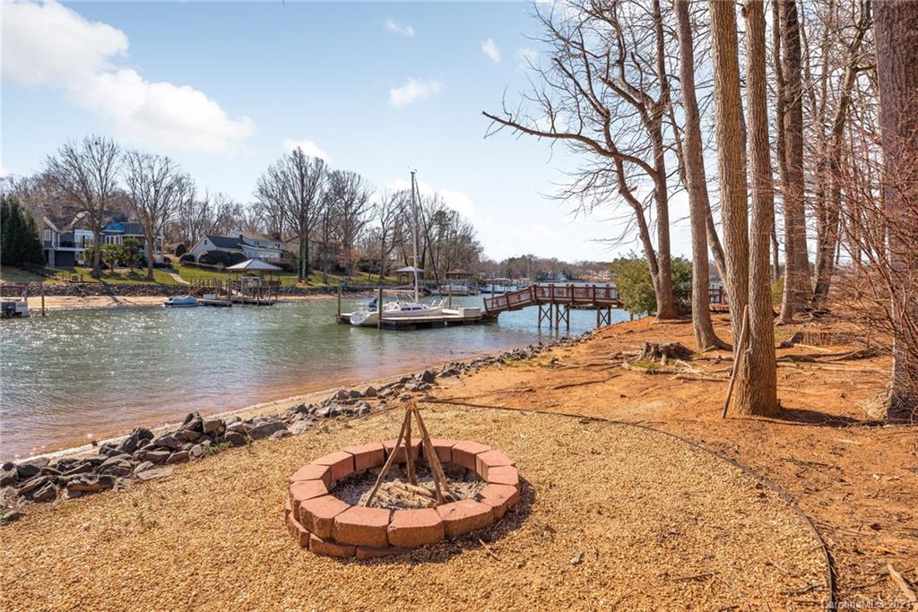 21529 Sandy Cove Road Cornelius, NC 28031 - Photo 29 of 35 Gallery Image 29