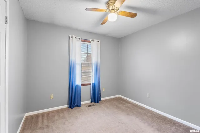 $129,000 | 1200 Academy Street, Eldorado, IL 62930