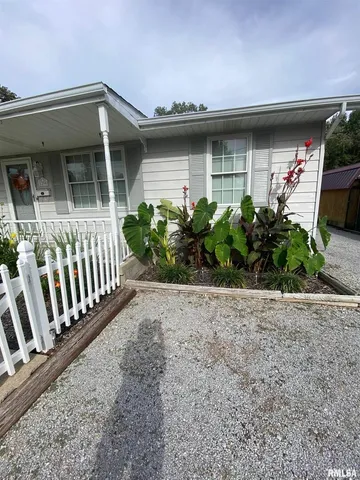 $129,000 | 1200 Academy Street, Eldorado, IL 62930