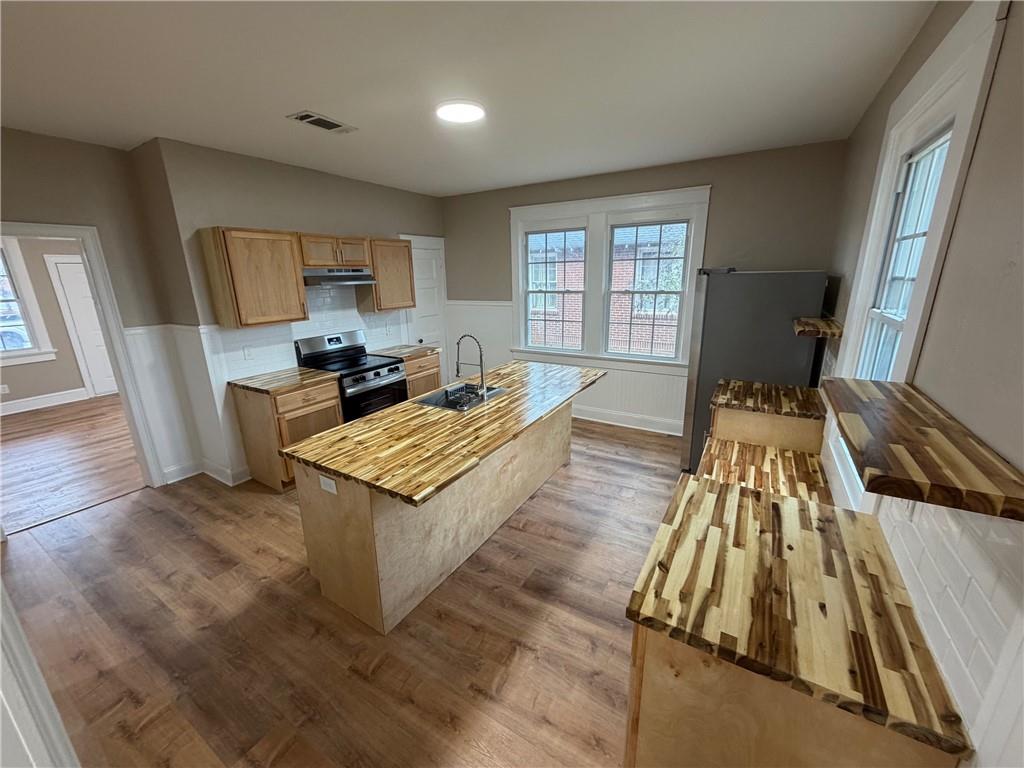 696 Goodyear Avenue Rockmart, GA 30153 - Photo 2 of 9 a living room with furniture and a window