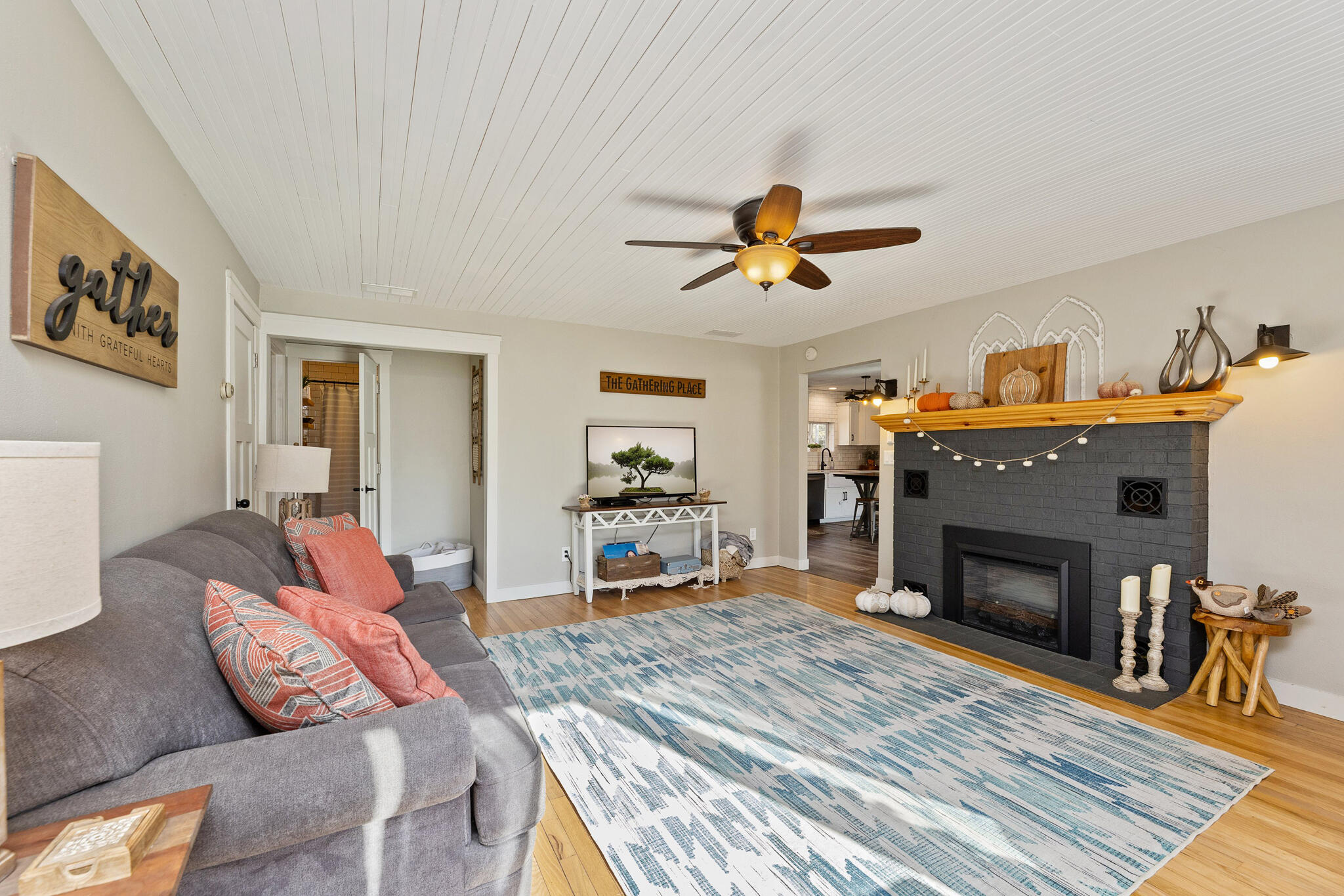 W8302 County Rd J Dewhurst, WI 54754 - Photo 11 of 37 12 LIVING ROOM