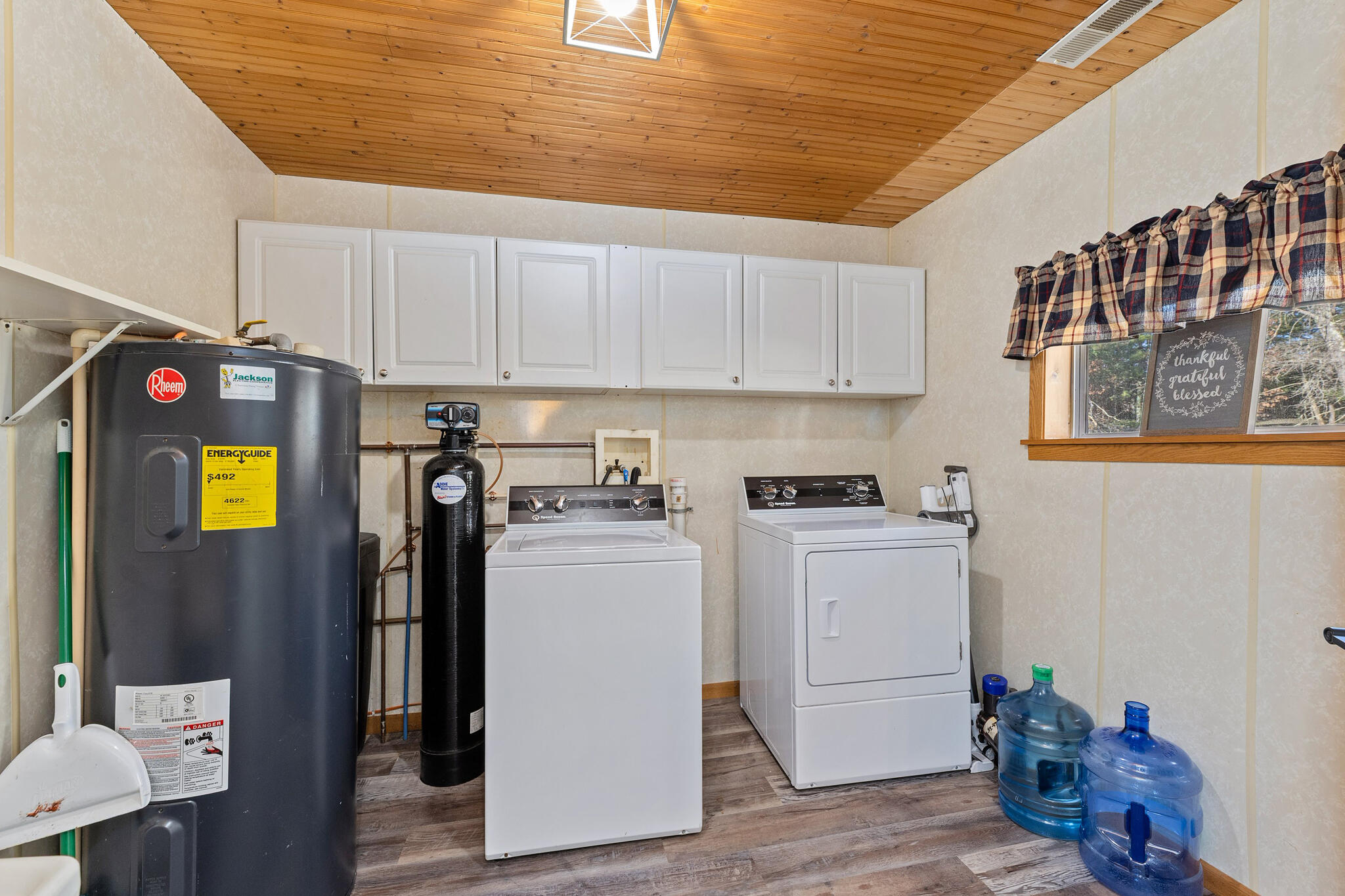 W8302 County Rd J Dewhurst, WI 54754 - Photo 18 of 37 19 LAUNDRY