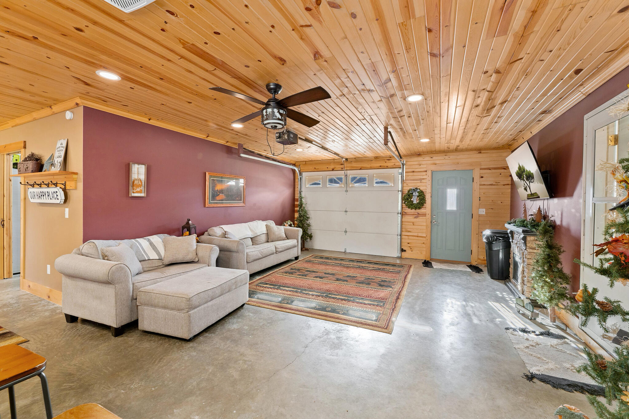 W8302 County Rd J Dewhurst, WI 54754 - Photo 19 of 37 20 FAMILY ROOM