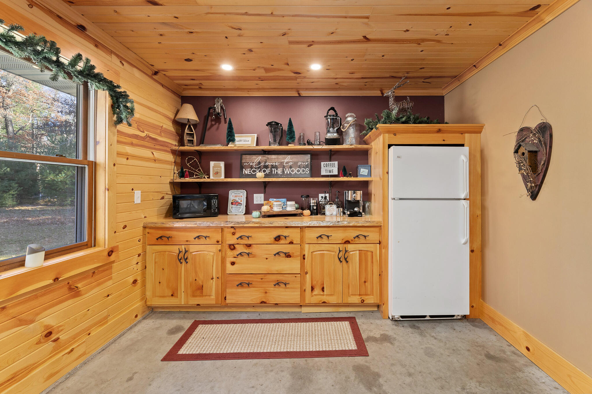 W8302 County Rd J Dewhurst, WI 54754 - Photo 25 of 37 26 KITCHENETTE