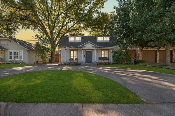 $4,675 | 5828 Prospect Avenue, Dallas, TX 75206