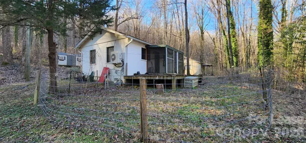 $1,150 | 445 Autumn Lane, Tryon, NC 28782