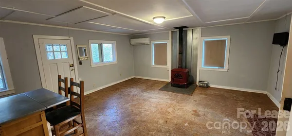 $1,150 | 445 Autumn Lane, Tryon, NC 28782