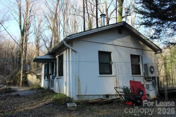 $1,150 | 445 Autumn Lane, Tryon, NC 28782