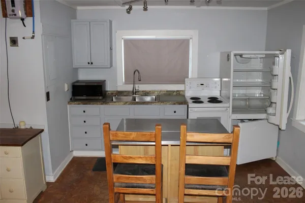 $1,150 | 445 Autumn Lane, Tryon, NC 28782