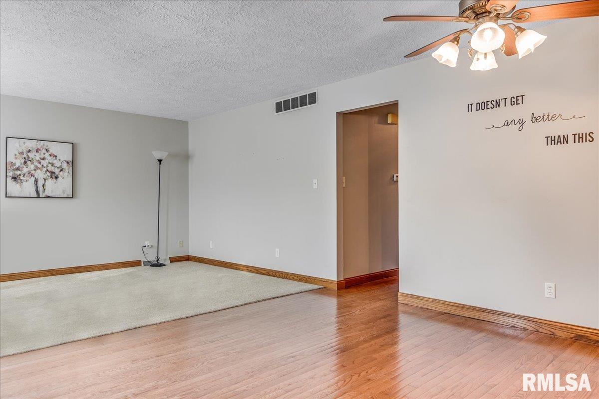 217 Buckhorn Drive Springfield, IL 62707 - Photo 10 of 30 Gallery Image 10