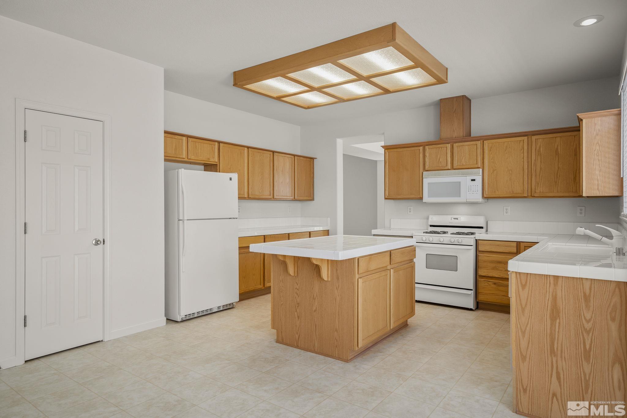 18553 Spicer Lake Court Reno, NV 89508 - Photo 14 of 36 Photo 14