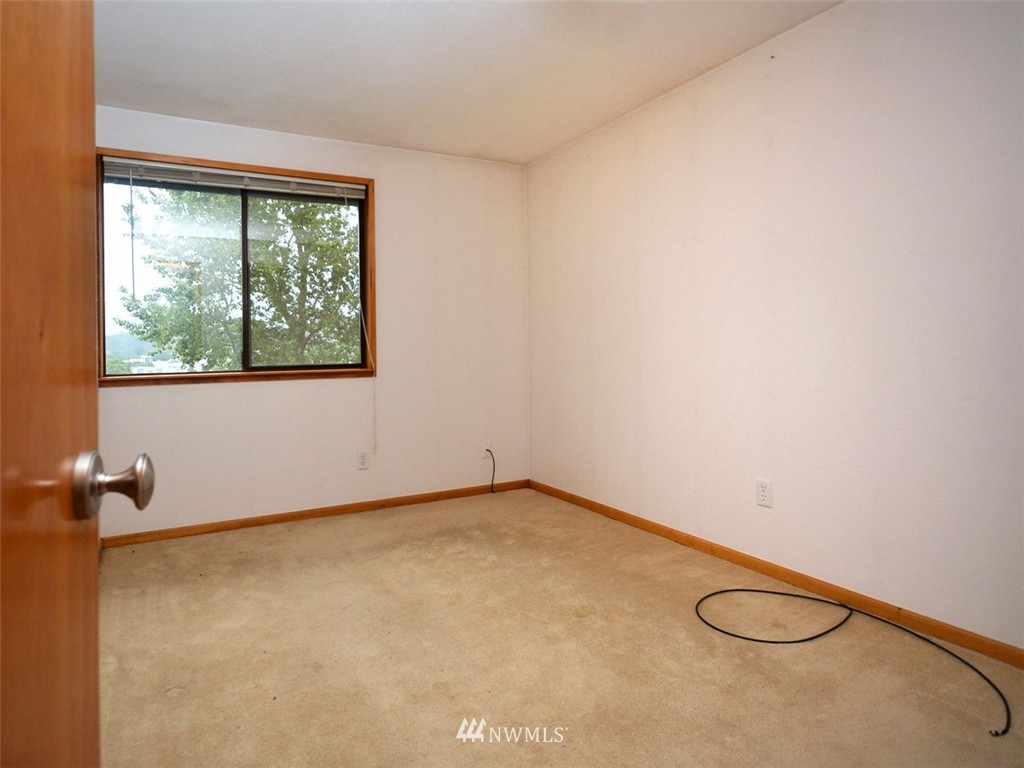 8921 Southwest 2nd Street Renton, WA 98057 - Photo 22 of 25