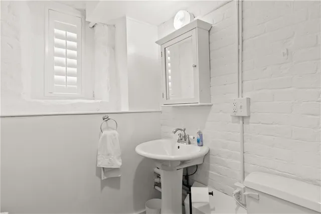 $3,750 | 426 Spring Street, Unit B101, Newport, RI 02840