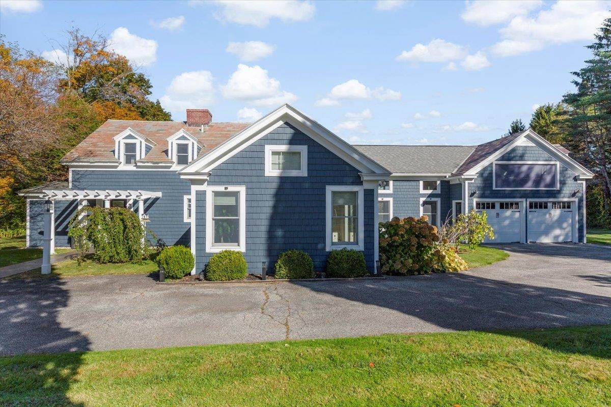 58 Mt Anthony Road Bennington, VT 05201 - Photo 4 of 53