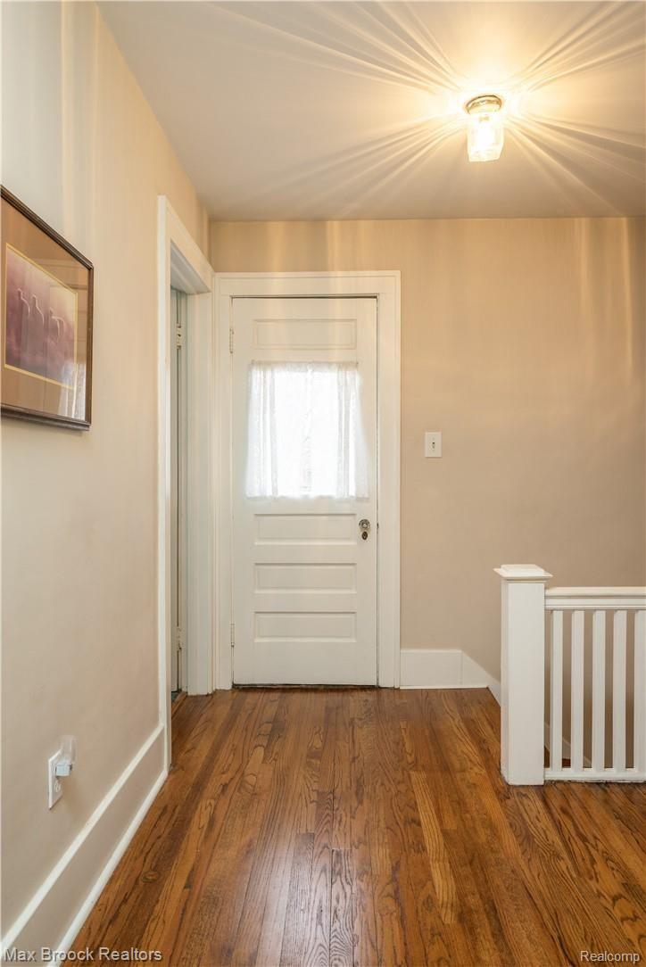 14 Hanover Road Pleasant Ridge, MI 48069 - Photo 13 of 22 Upper Level Hallway